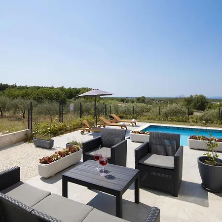 別荘 Euphoria Mit Pool- Sauna Und Whirlpool By Interhome Višnjan