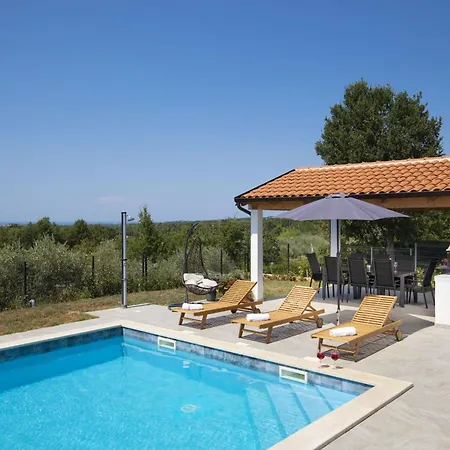 別荘 Euphoria Mit Pool- Sauna Und Whirlpool By Interhome