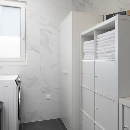 別荘 Euphoria Mit Pool- Sauna Und Whirlpool By Interhome