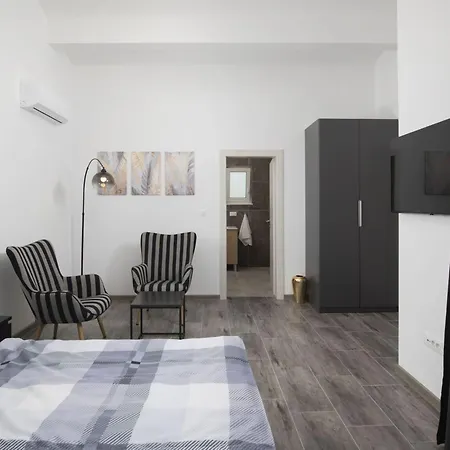 Euphoria Mit Pool- Sauna Und Whirlpool By Interhome Višnjan