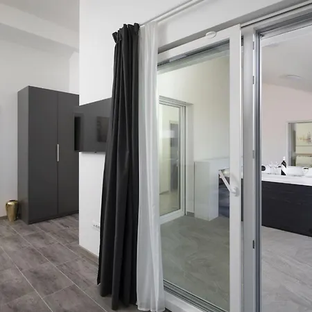 Euphoria Mit Pool- Sauna Und Whirlpool By Interhome * Višnjan