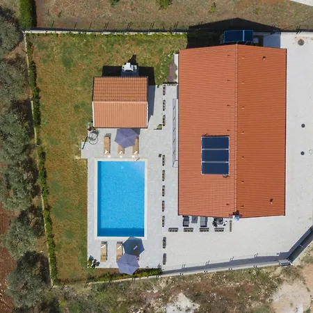 Dom wakacyjny Euphoria Mit Pool- Sauna Und Whirlpool By Interhome *