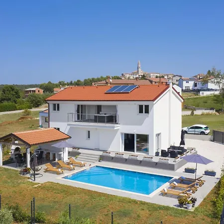Euphoria Mit Pool- Sauna Und Whirlpool By Interhome