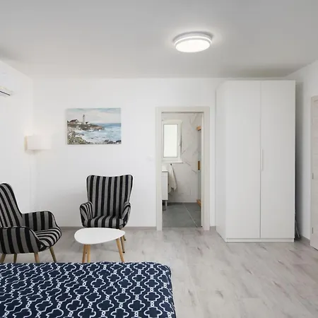 Euphoria Mit Pool- Sauna Und Whirlpool By Interhome