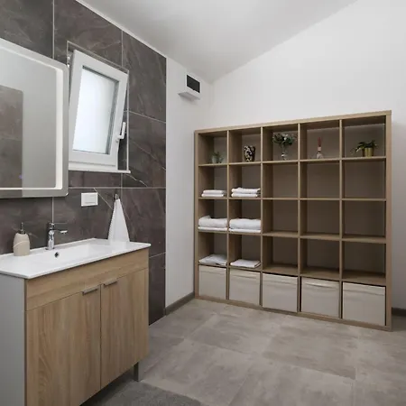 Casa de Férias Euphoria Mit Pool- Sauna Und Whirlpool By Interhome *