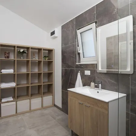 Casa de Férias Euphoria Mit Pool- Sauna Und Whirlpool By Interhome