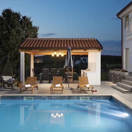 Euphoria Mit Pool- Sauna Und Whirlpool By Interhome Casa de Férias *
