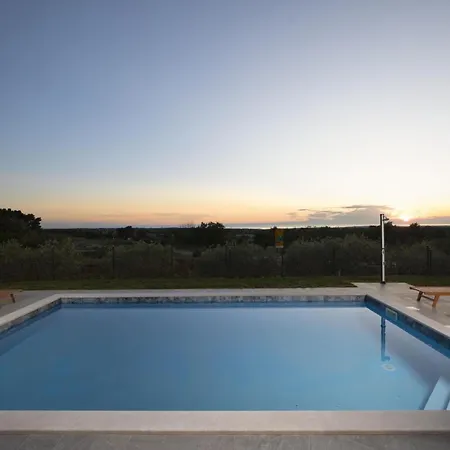 Euphoria Mit Pool- Sauna Und Whirlpool By Interhome * Višnjan
